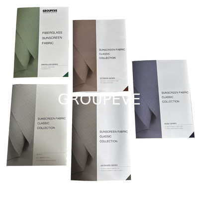 Des stores à rouleaux personnalisables résistants aux UV et à l'incendie pour les applications d'obscurcissement et d'isolation