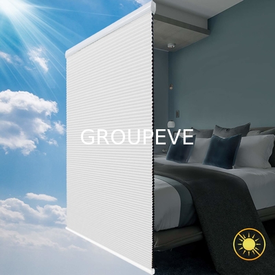 Un bon prix. Tissu aveugle non tissé de panne d'électricité motorisé par nid d'abeilles vertical de fenêtre de rideau en ligne